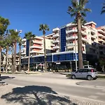 Beachfront 5 By Office 아파트 Vlorë
