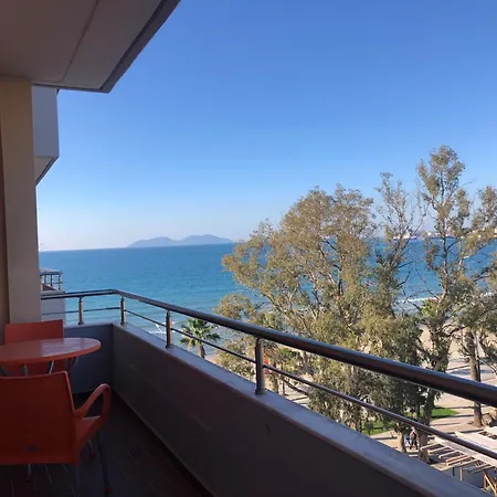 Beachfront 5 By Office 아파트 Vlorë