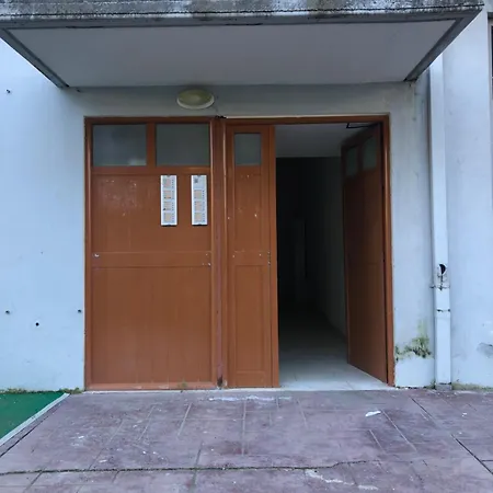 Beachfront 5 By Office Apartment *