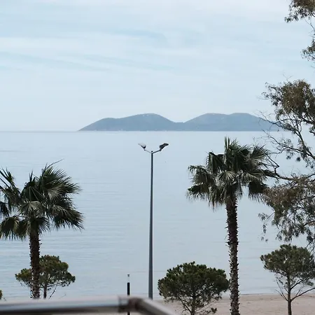 Apartment Beachfront 5 By Office