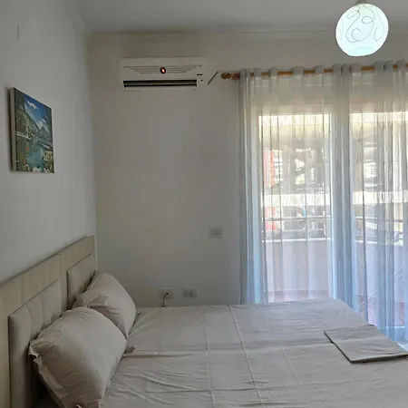 Beachfront 5 By Office Apartment