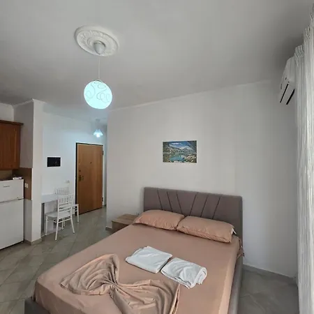 Beachfront 5 By Office Appartamento Vlorë